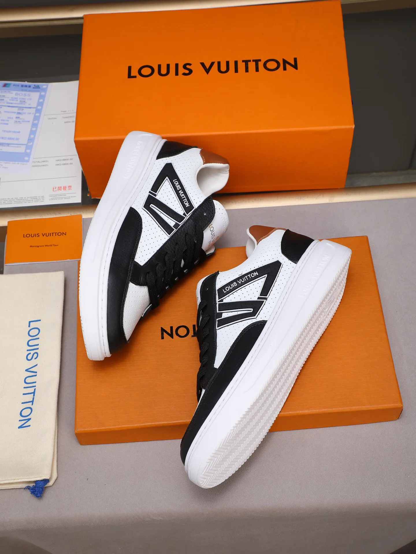 PP420 main model 👍👍👍2025 new LOUIS VUITTON [Luden Yiwei]——LV upper [Lv]🇮🇹Imported first-layer cowhide embossed🇩🇪Inside imported sheepskin lining ➕Non-slip and wear-resistant outsole. Every man's identity is reflected in his elegant and stable upper shoes🚶🏻🚶🏻📯 No matter the wind or rain, the shoe last remains unchanged and can stand the test of time🔍️. ——Code number: 38-44 (45 can be customized)